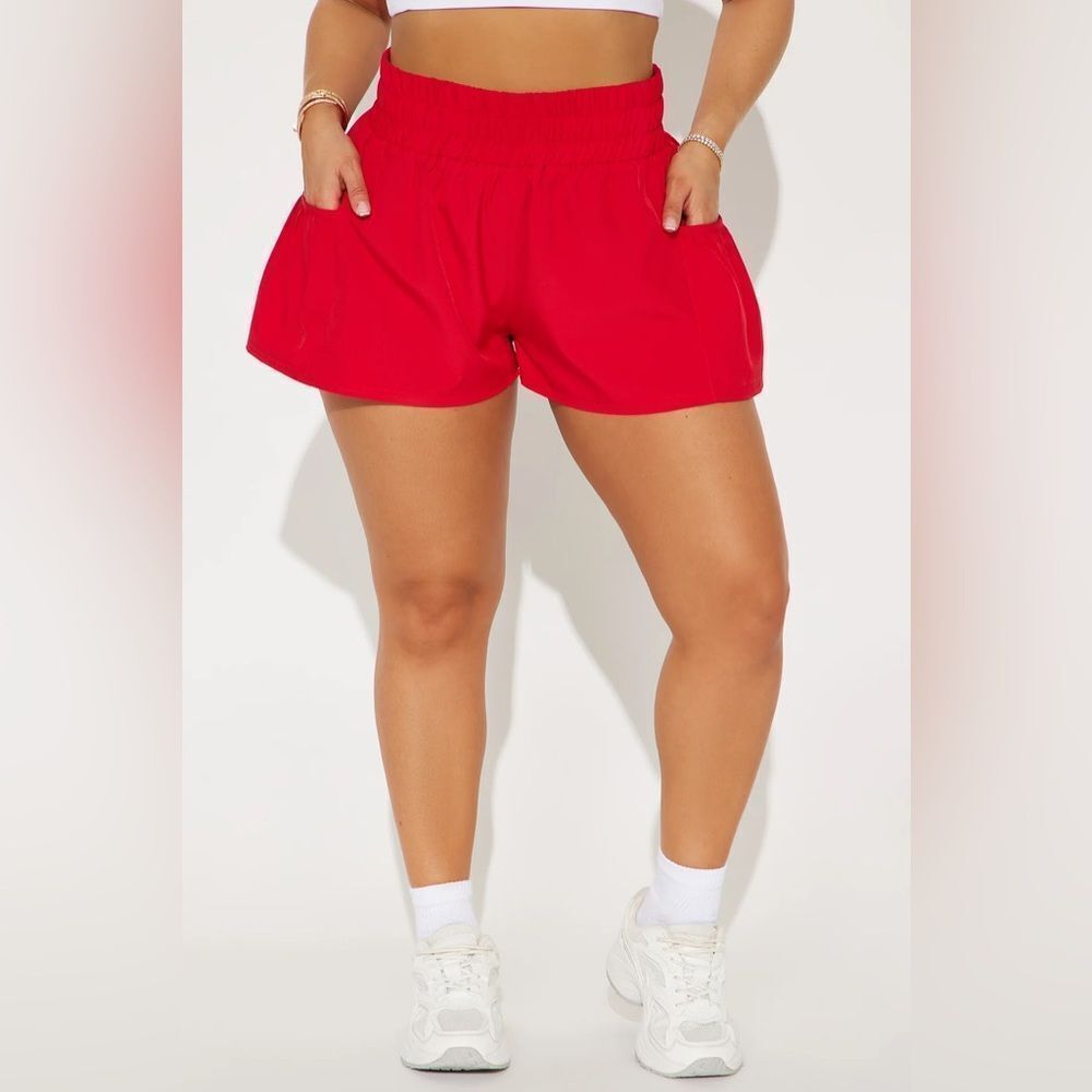 Team Player Active Running Short - Red - Picture 2 of 3